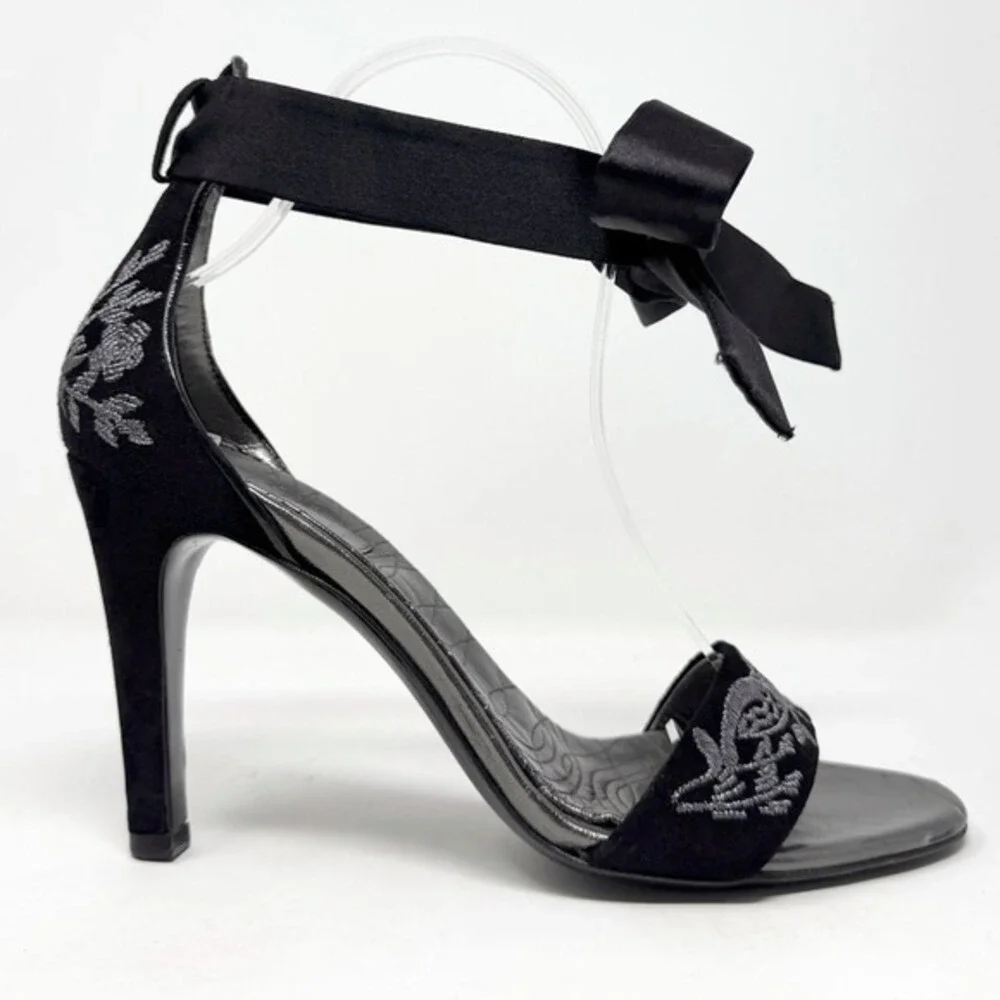 Gucci Tom Ford‎ Era Black Satin Bow Embroidered Heels 8B